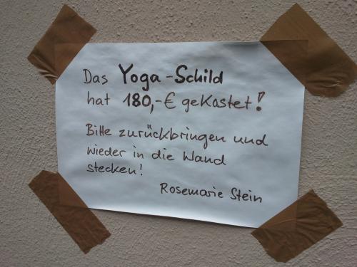 Schild in Flingern, bzw. der Hinweis auf das Fehlende... War es die Konkurrenz?